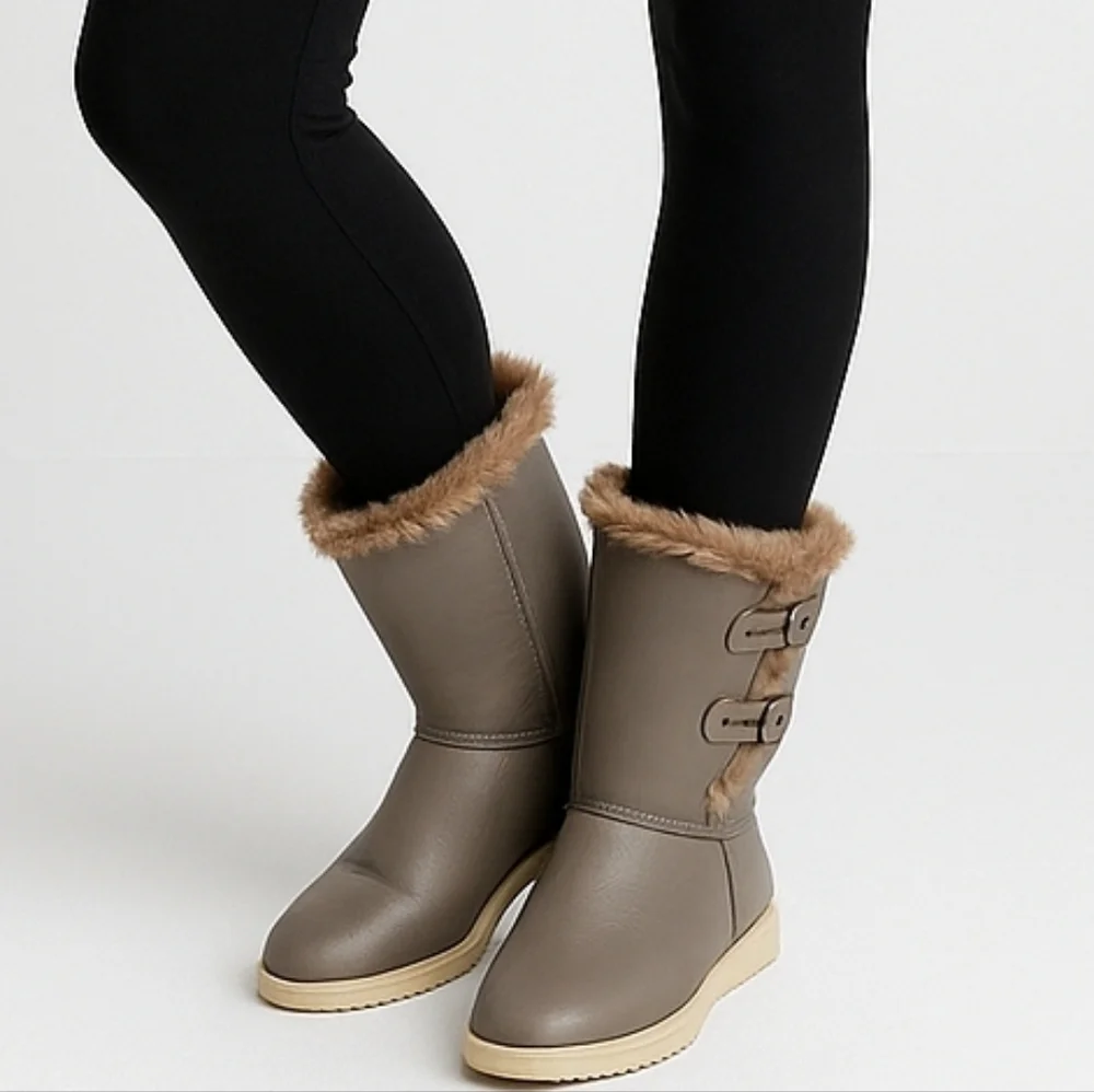 SilverDew Gray Faux Fur Lined Winter Boots Triple Button Cozy Women's Size 6
